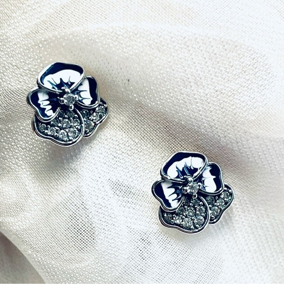 NWOT Sterling Silver 925 Two-Tone Blue Flowers Stud Earrings - Picture 5 of 15